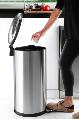 Bombe Kapaklı Yumuşak Kapanan Çelik Çöp Kovası 40 LT - Inox - Primanova (1)